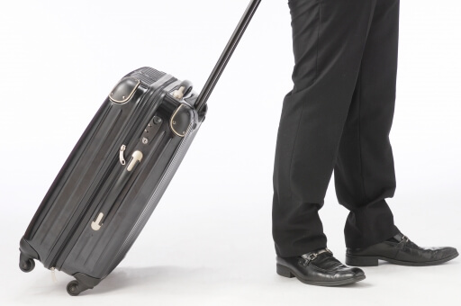 【スーツケースの選び方】機内持ち込みの手荷物サイズとは