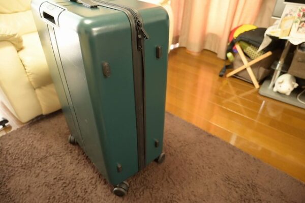 超軽量なMAIMOのスーツケース
